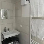 홈스테이 Bequemes Einzelzimmer Im Herzen Von 카셀