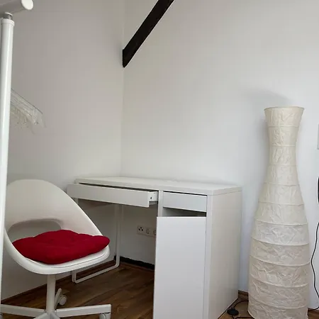ホームステイ Bequemes Einzelzimmer Im Herzen Von カッセル