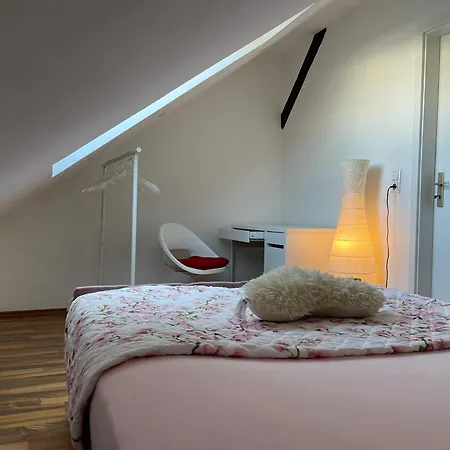 ホームステイ Bequemes Einzelzimmer Im Herzen Von